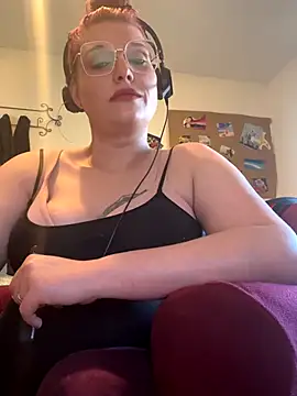 Lalalynn online show from 11/13/25, 07:46