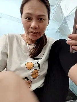 Snapshot of Baby-ladyass20 chatting on 11/12/25, 02:45 Baby-ladyass20 online show from 11/12/25, 02:45