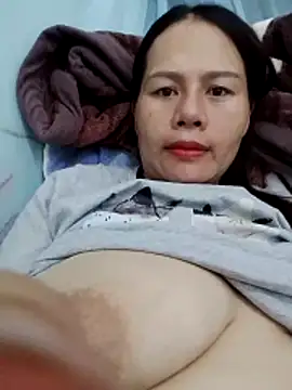 Snapshot of Baby-ladyass20 chatting on 12/19/25, 02:51 Baby-ladyass20 online show from 12/19/25, 02:51