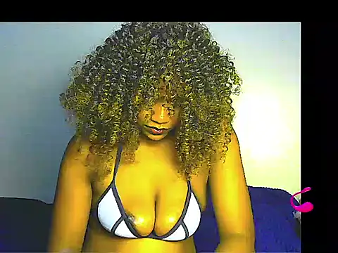 Snapshot of lilylovexx chatting on 02/15/26, 08:38 lilylovexx online show from 02/15/26, 08:38