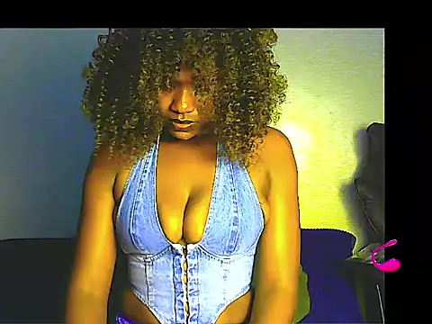 Snapshot of lilylovexx chatting on 05/15/26, 09:22 lilylovexx online show from 05/15/26, 09:22
