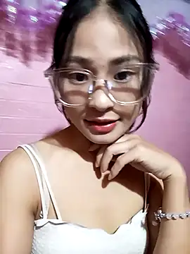 trieungoclnt online show from 11/11/25, 03:17