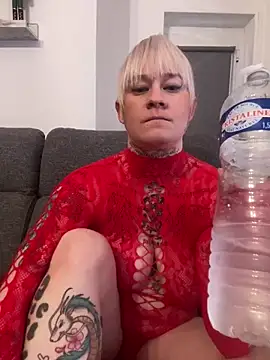 poussichienne online show from 12/15/24, 01:32