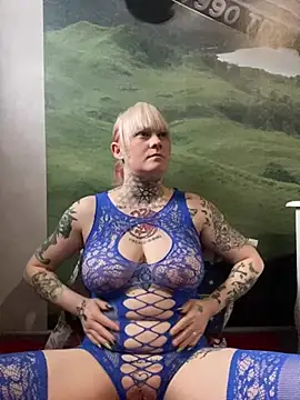 poussichienne online show from 02/04/25, 12:22