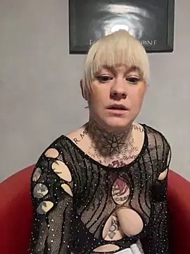 poussichienne online show from 03/08/25, 08:44