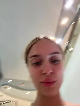 Snapshot of enjoy_my_beauty chatting on 12/13/24, 07:36 enjoy my beauty online show from 12/13/24, 07:36