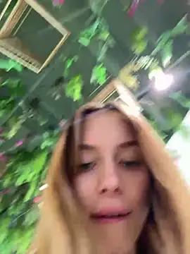 Snapshot of enjoy_my_beauty chatting on 12/14/24, 05:07 enjoy my beauty online show from 12/14/24, 05:07