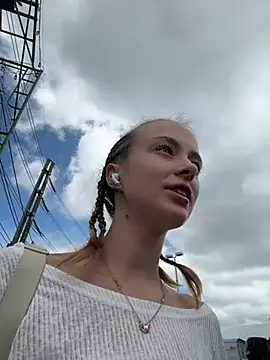 Snapshot of enjoy_my_beauty chatting on 12/22/24, 05:12 enjoy my beauty online show from 12/22/24, 05:12