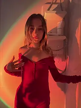 Snapshot of enjoy_my_beauty chatting on 01/14/25, 04:36 enjoy my beauty online show from 01/14/25, 04:36