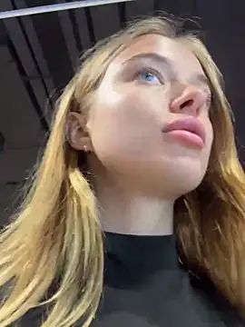 Snapshot of enjoy_my_beauty chatting on 02/03/25, 07:51 enjoy my beauty online show from 02/03/25, 07:51