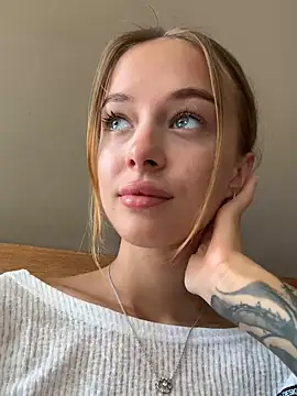 Snapshot of enjoy_my_beauty chatting on 02/06/25, 04:31 enjoy my beauty online show from 02/06/25, 04:31