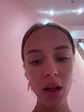 Snapshot of enjoy_my_beauty chatting on 02/07/25, 07:18 enjoy my beauty online show from 02/07/25, 07:18