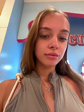 Snapshot of enjoy_my_beauty chatting on 03/17/25, 04:19 enjoy my beauty online show from 03/17/25, 04:19