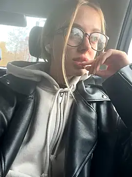 Snapshot of enjoy_my_beauty chatting on 10/20/25, 07:20 enjoy my beauty online show from 10/20/25, 07:20