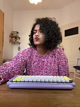 Snapshot of Curvydesifromgermany chatting on 02/04/25, 02:53 Curvydesifromgermany online show from 02/04/25, 02:53