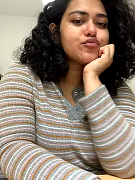 Snapshot of Curvydesifromgermany chatting on 10/07/25, 11:40 Curvydesifromgermany online show from 10/07/25, 11:40