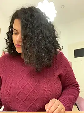 Snapshot of Curvydesifromgermany chatting on 10/10/25, 12:37 Curvydesifromgermany online show from 10/10/25, 12:37