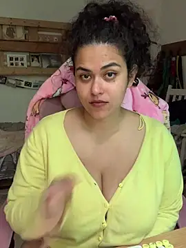 Snapshot of Curvydesifromgermany chatting on 06/03/26, 02:33 Curvydesifromgermany online show from 06/03/26, 02:33