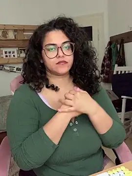 Snapshot of Curvydesifromgermany chatting on 06/15/26, 12:40 Curvydesifromgermany online show from 06/15/26, 12:40