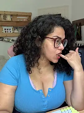 Snapshot of Curvydesifromgermany chatting on 06/22/26, 11:29 Curvydesifromgermany online show from 06/22/26, 11:29
