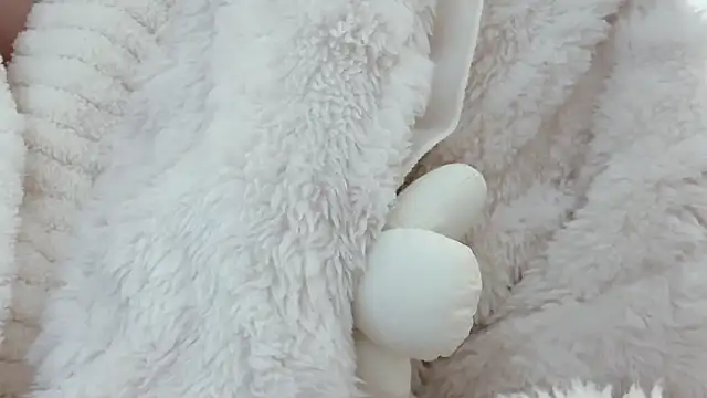 Snapshot of XinBaoa_156 chatting on 12/06/24, 01:22 XinBaoa 156 online show from 12/06/24, 01:22