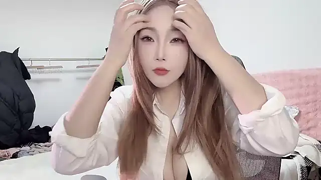 Snapshot of XinBaoa_156 chatting on 03/02/25, 11:50 XinBaoa 156 online show from 03/02/25, 11:50