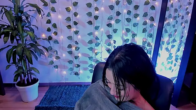 mariiana-diaz online show from 02/04/25, 06:49