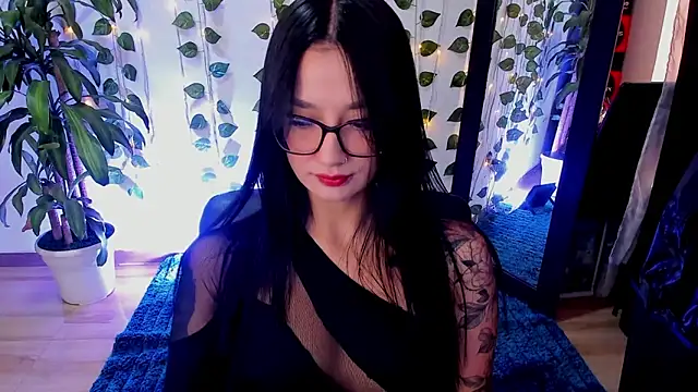 mariiana-diaz online show from 11/21/25, 02:27