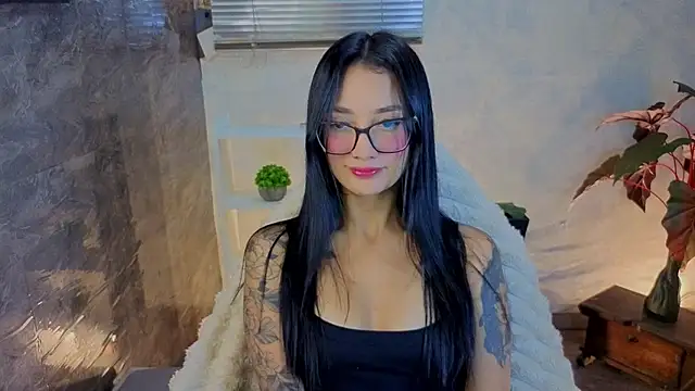 Snapshot of mariiana-diaz chatting on 05/06/26, 03:28 mariiana-diaz online show from 05/06/26, 03:28