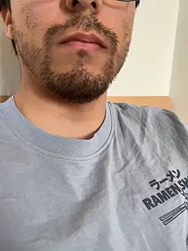 Snapshot of Khun_bm chatting on 03/21/26, 11:04 Khun bm online show from 03/21/26, 11:04