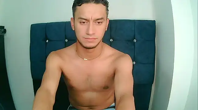 Snapshot of Kevin_Torres chatting on 01/14/25, 02:29 Kevin Torres online show from 01/14/25, 02:29