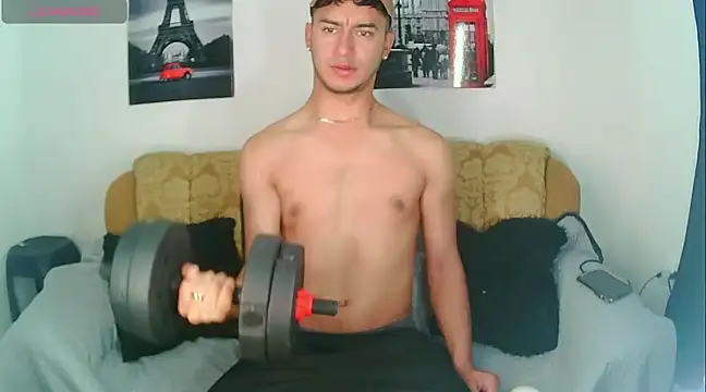 Snapshot of Kevin_Torres chatting on 01/19/25, 02:49 Kevin Torres online show from 01/19/25, 02:49