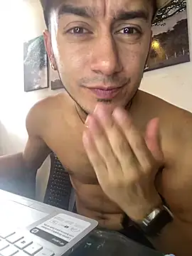 Snapshot of Kevin_Torres chatting on 02/21/25, 08:16 Kevin Torres online show from 02/21/25, 08:16