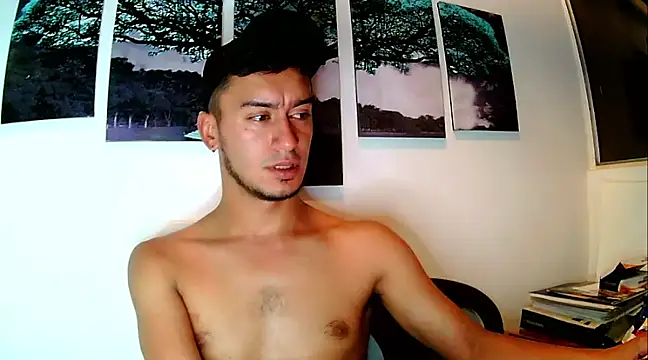 Snapshot of Kevin_Torres chatting on 02/25/25, 12:25 Kevin Torres online show from 02/25/25, 12:25