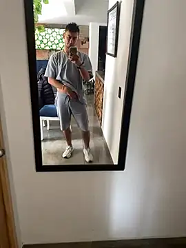 Snapshot of Kevin_Torres chatting on 03/03/25, 04:46 Kevin Torres online show from 03/03/25, 04:46