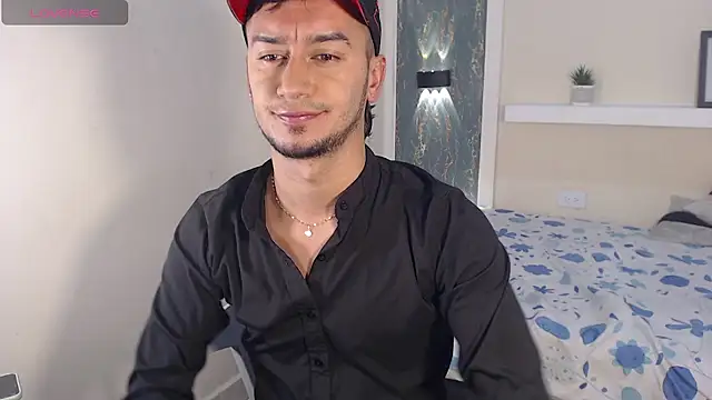 Snapshot of Kevin_Torres chatting on 09/30/25, 01:54 Kevin Torres online show from 09/30/25, 01:54