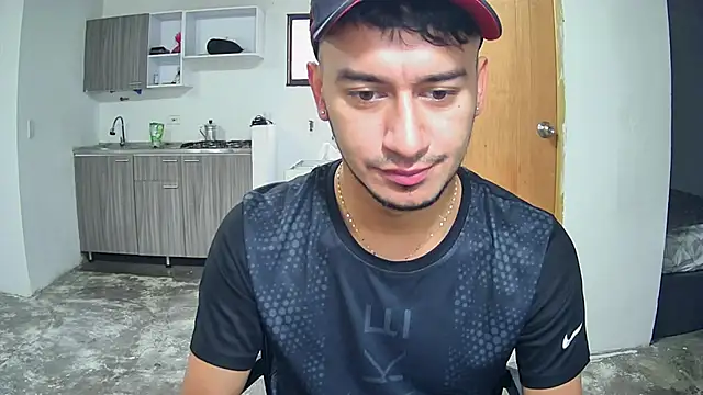 Snapshot of Kevin_Torres chatting on 10/21/25, 09:26 Kevin Torres online show from 10/21/25, 09:26