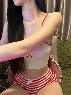 Snapshot of Almiraa68 chatting on 12/13/24, 07:25 Almiraa68 online show from 12/13/24, 07:25