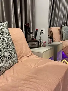 Snapshot of Almiraa68 chatting on 12/31/24, 04:14 Almiraa68 online show from 12/31/24, 04:14