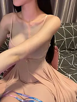 Snapshot of Almiraa68 chatting on 02/26/25, 06:37 Almiraa68 online show from 02/26/25, 06:37