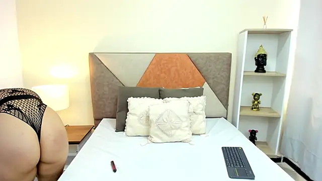 JennaCollins149 online show from 12/19/24, 04:24