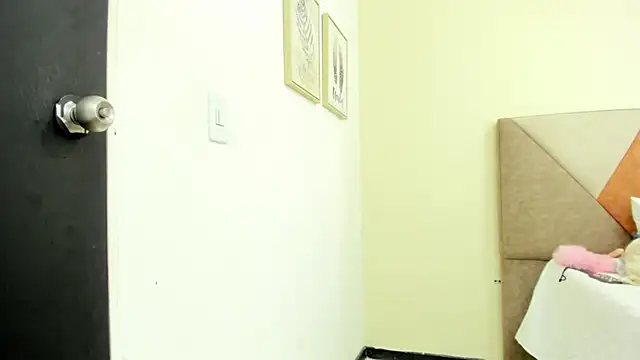 JennaCollins149 online show from 01/28/25, 08:26