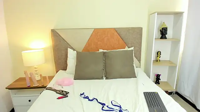 JennaCollins149 online show from 02/04/25, 02:43