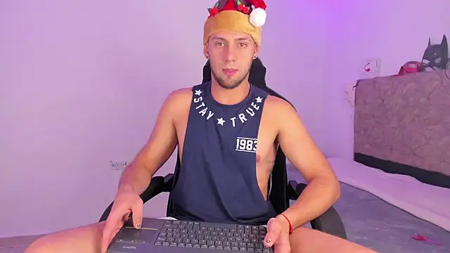 Snapshot of Damon_Bakert chatting on 12/17/25, 04:24 Damon Bakert online show from 12/17/25, 04:24