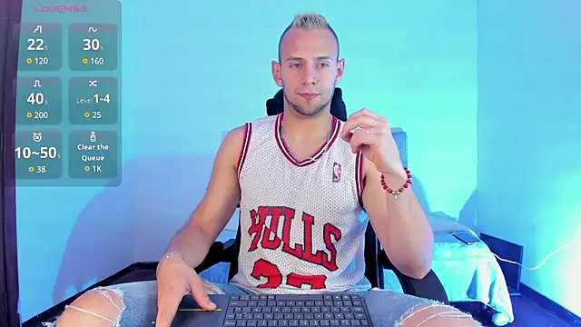 Snapshot of Damon_Bakert chatting on 01/14/26, 02:44 Damon Bakert online show from 01/14/26, 02:44