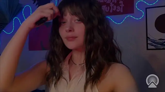 Emilia0 0 7 online show from 03/07/26, 08:39