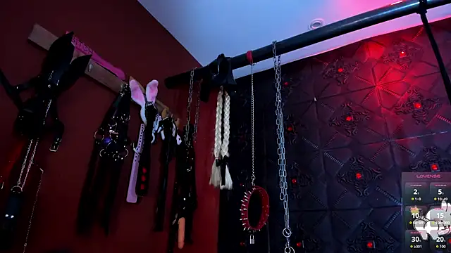 annavi  online show from 09/18/25, 01:57