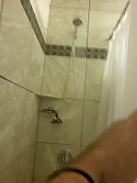 Snapshot of bigdickdaddy2184 chatting on 12/09/24, 12:23 bigdickdaddy2184 online show from 12/09/24, 12:23