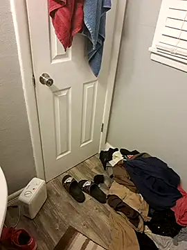 Snapshot of bigdickdaddy2184 chatting on 01/06/25, 01:53 bigdickdaddy2184 online show from 01/06/25, 01:53