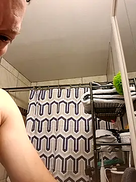 Snapshot of bigdickdaddy2184 chatting on 02/23/25, 08:39 bigdickdaddy2184 online show from 02/23/25, 08:39